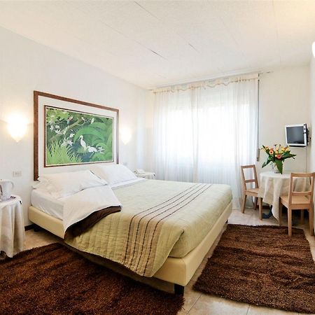 Antico Albergo Madonna Legnano Extérieur photo