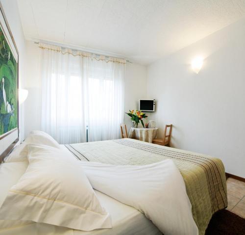 Antico Albergo Madonna Legnano Extérieur photo