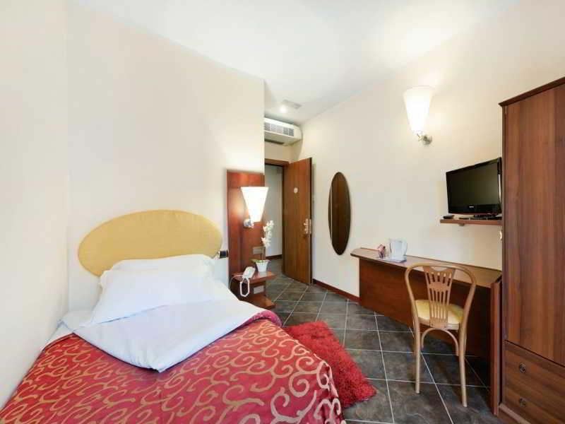 Antico Albergo Madonna Legnano Extérieur photo