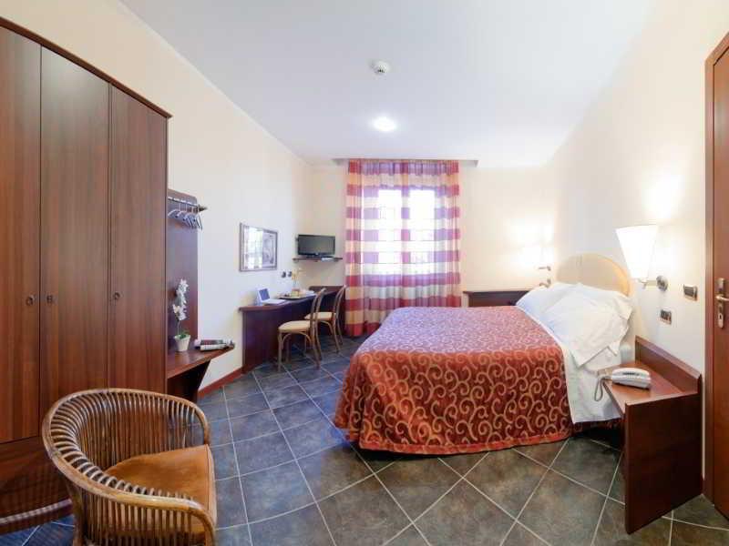 Antico Albergo Madonna Legnano Extérieur photo