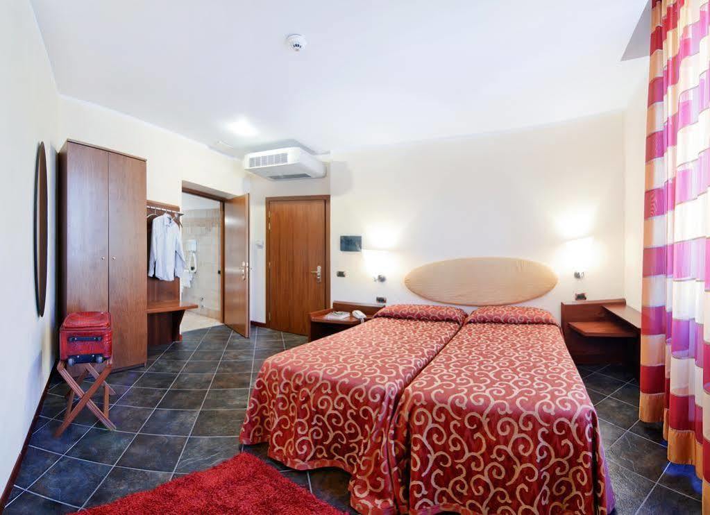 Antico Albergo Madonna Legnano Extérieur photo