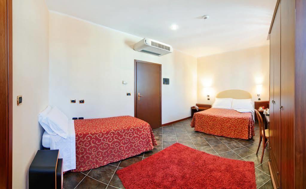 Antico Albergo Madonna Legnano Extérieur photo