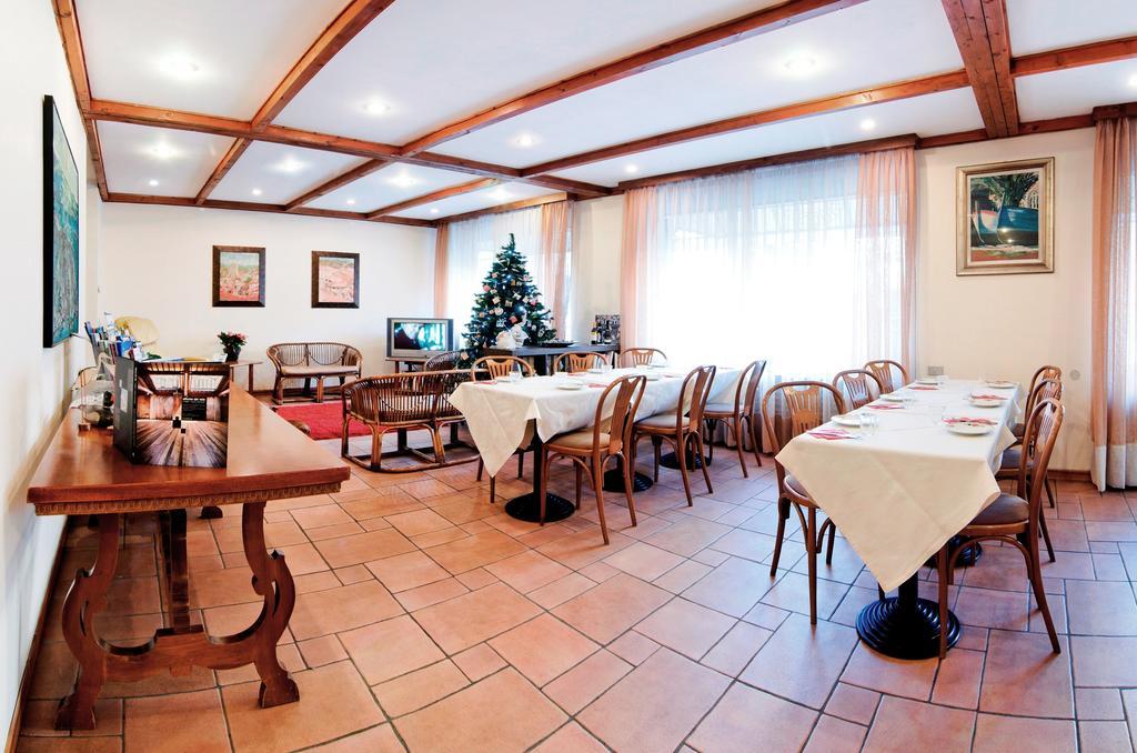 Antico Albergo Madonna Legnano Extérieur photo